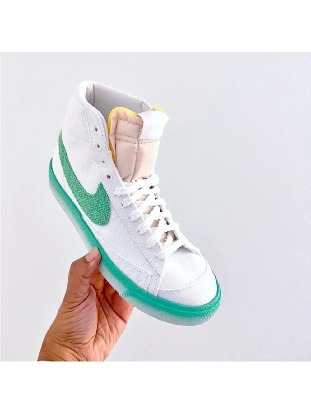 Nike Blazer Mid ‘77 Women’s Sneakers